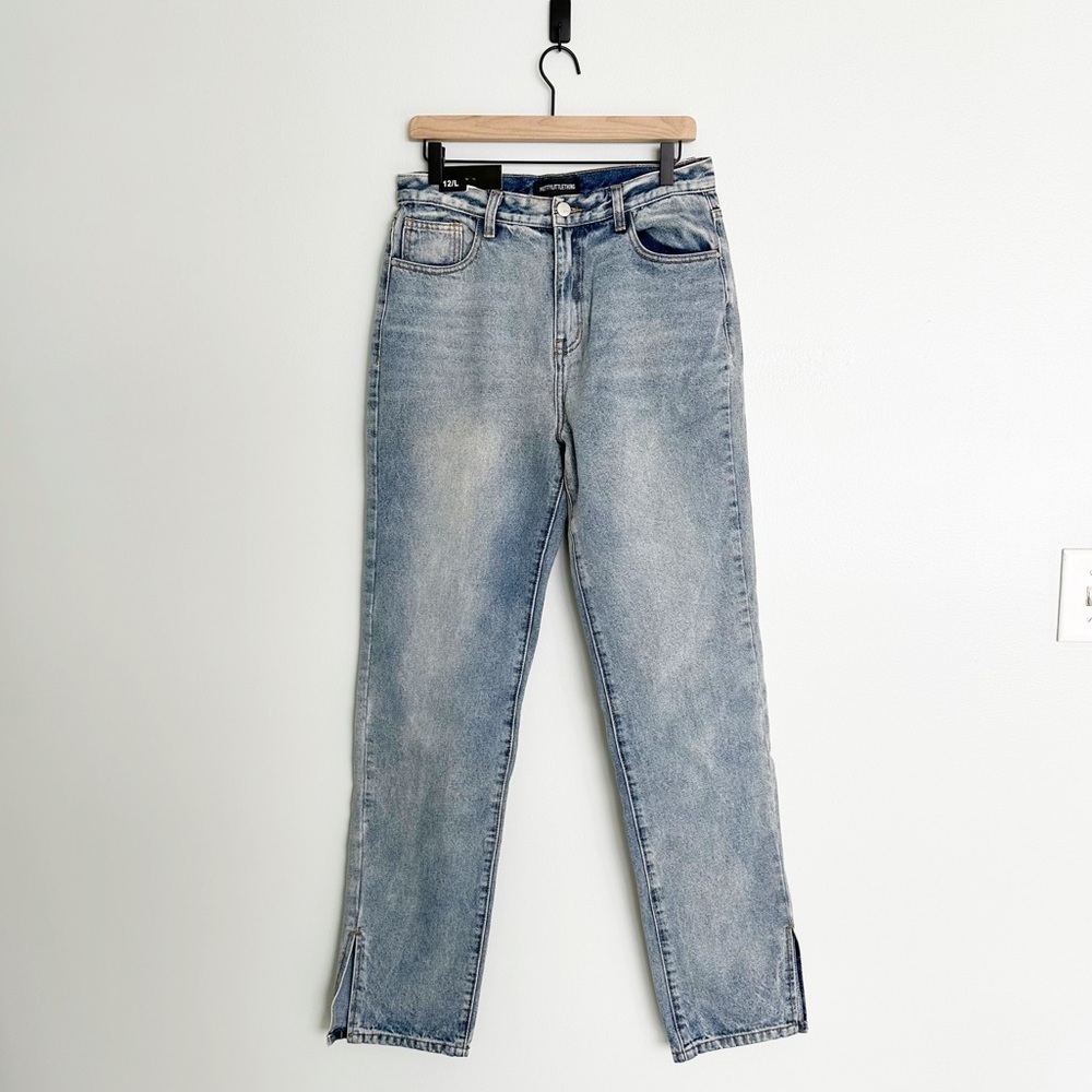 PrettyLittleThing Straight Leg Split Hem Detail Denim Jeans
